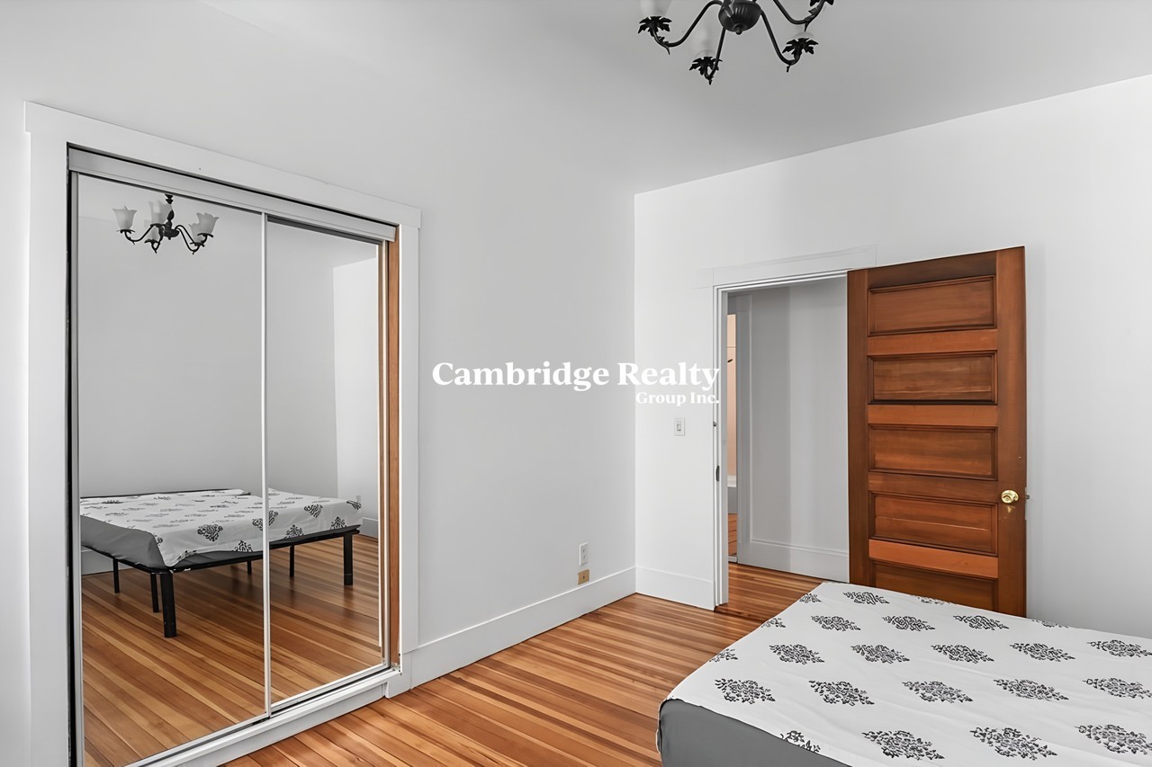 56 Calumet St #2T - Photo 2 of 19