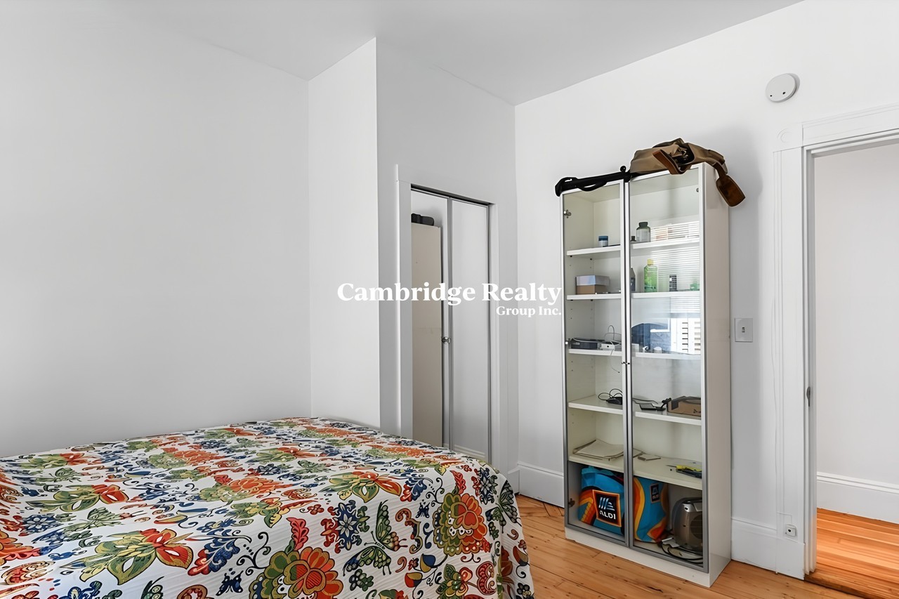 56 Calumet St #2T - Photo 4 of 19