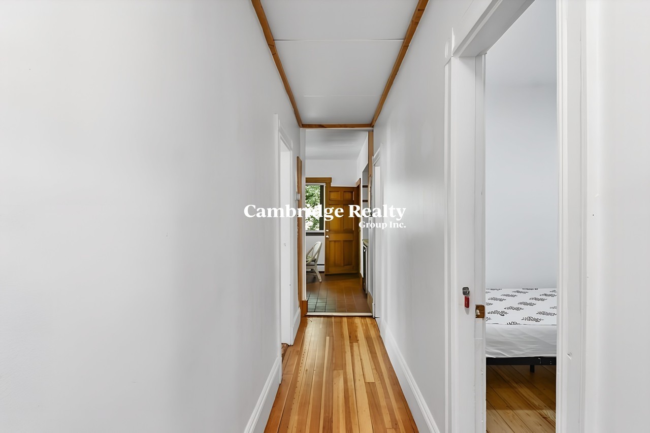 56 Calumet St #2T - Photo 5 of 19