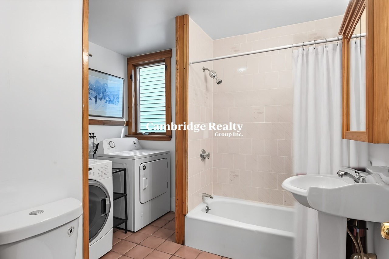 56 Calumet St #2T - Photo 6 of 19