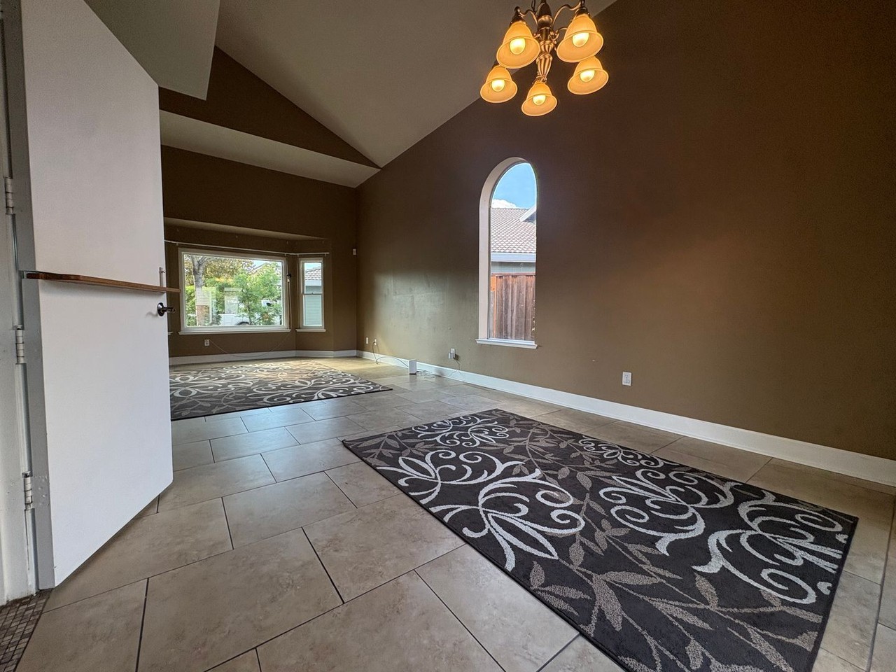 4208 Northwood Ct - Photo 4 of 13