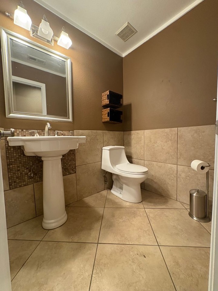 4208 Northwood Ct - Photo 5 of 13