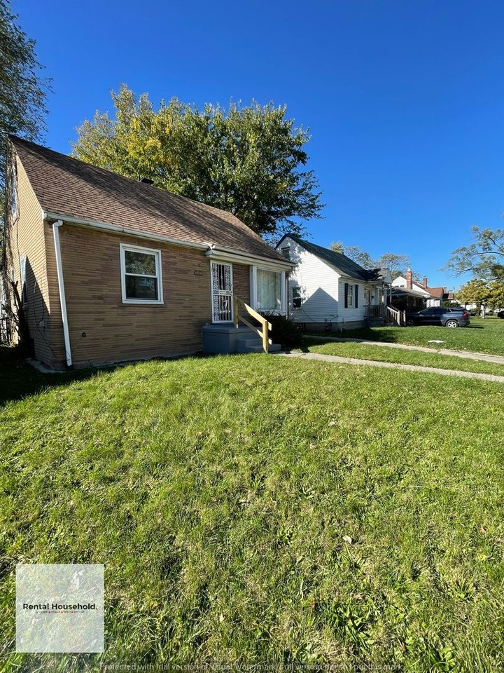 17851 Wexford St - Photo 4 of 29