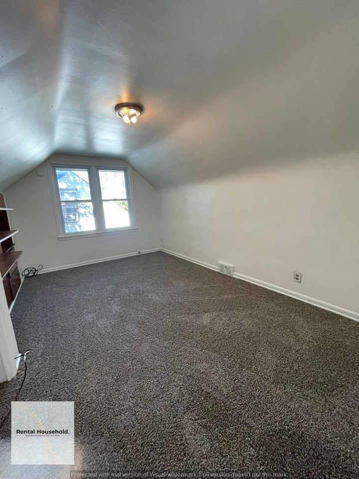 17851 Wexford St - Photo 7 of 29