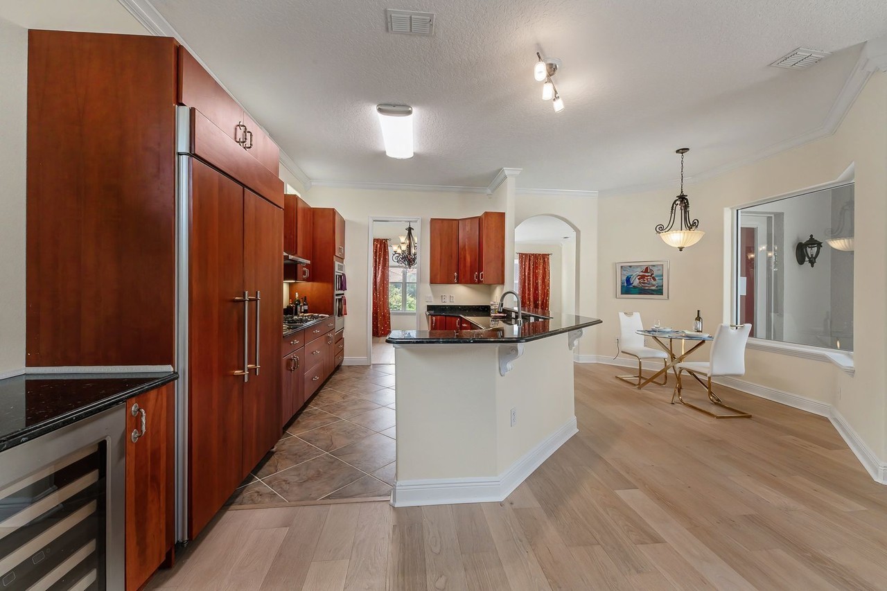 522 Newhall Ln - Photo 6 of 19