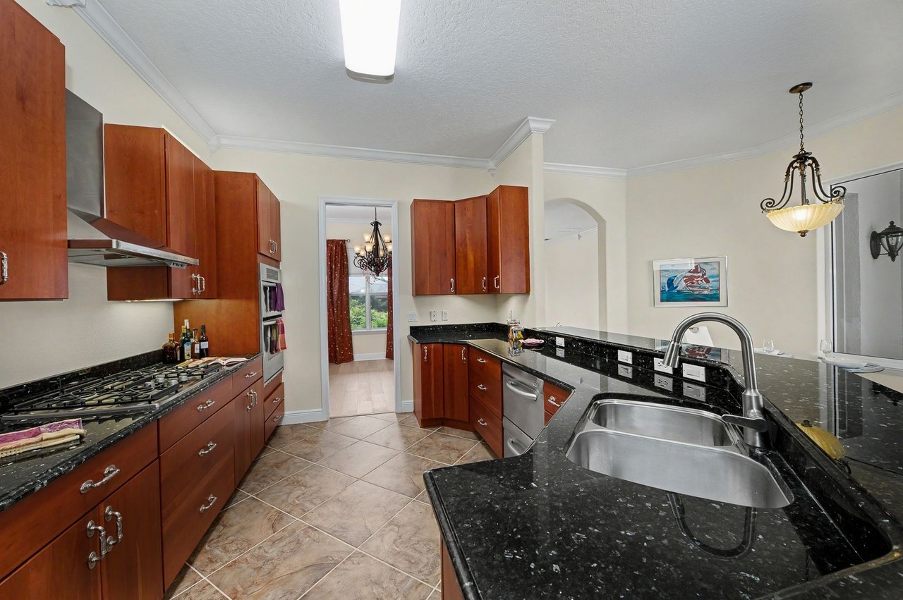 522 Newhall Ln - Photo 7 of 19