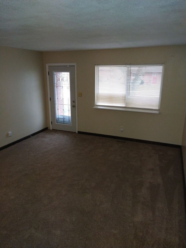4231 Nevada Ave - Photo 2 of 14