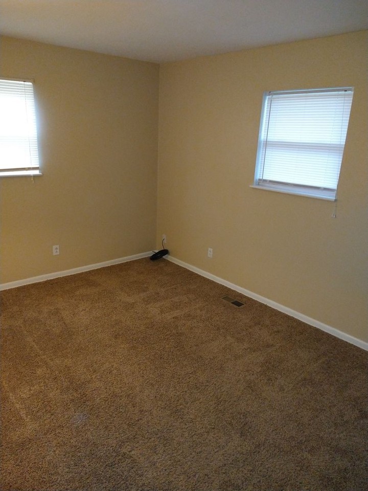 4231 Nevada Ave - Photo 6 of 14