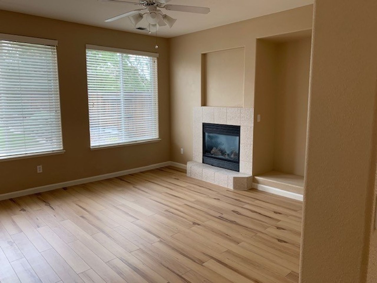 1715 Cavern Dr - Photo 2 of 25