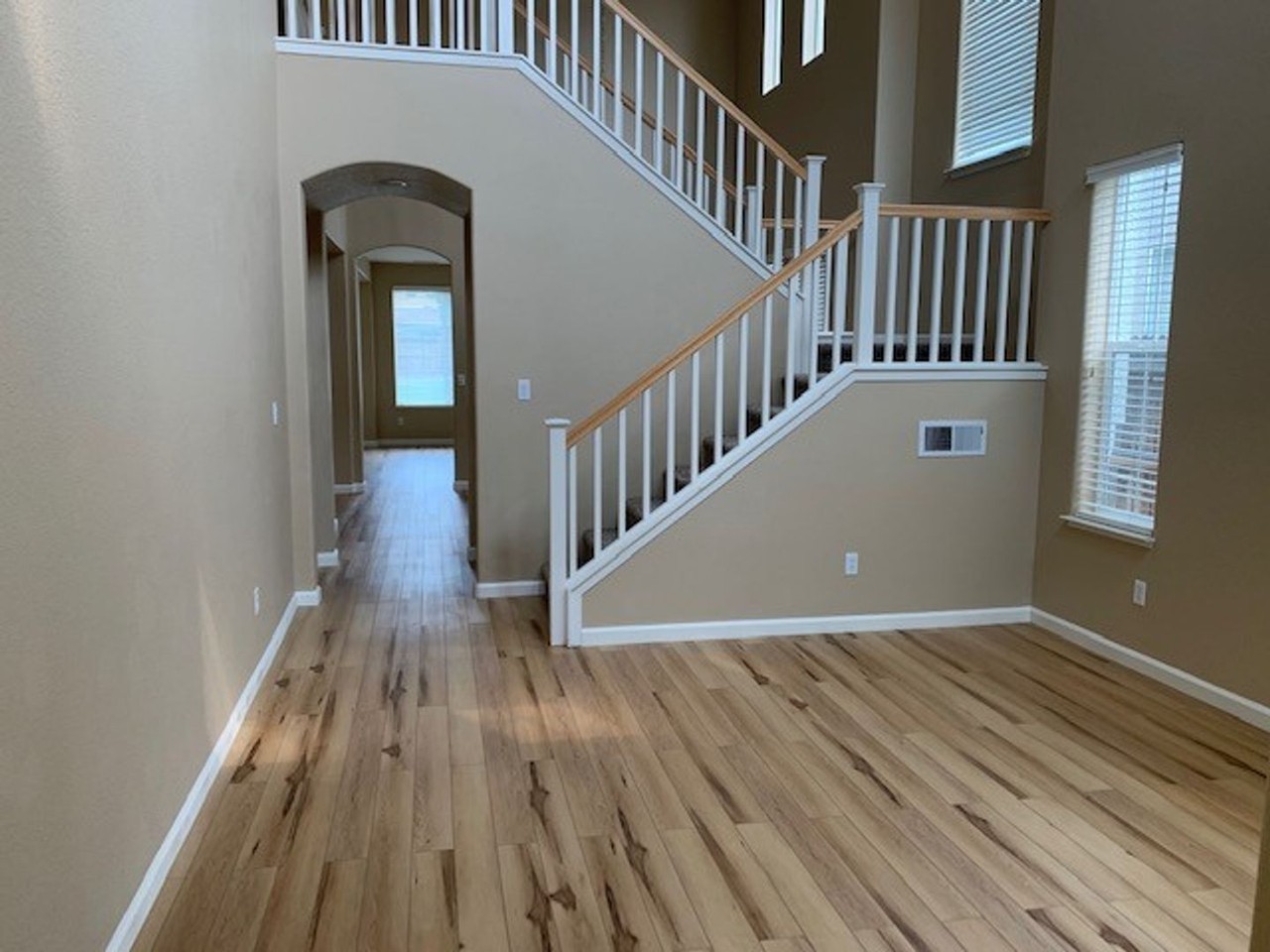 1715 Cavern Dr - Photo 3 of 25