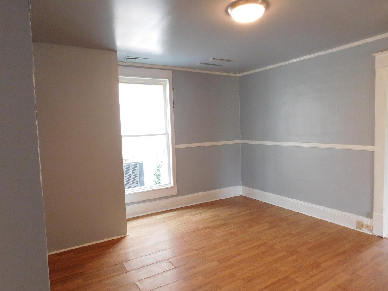 530 6th Street - Photo 6 of 8