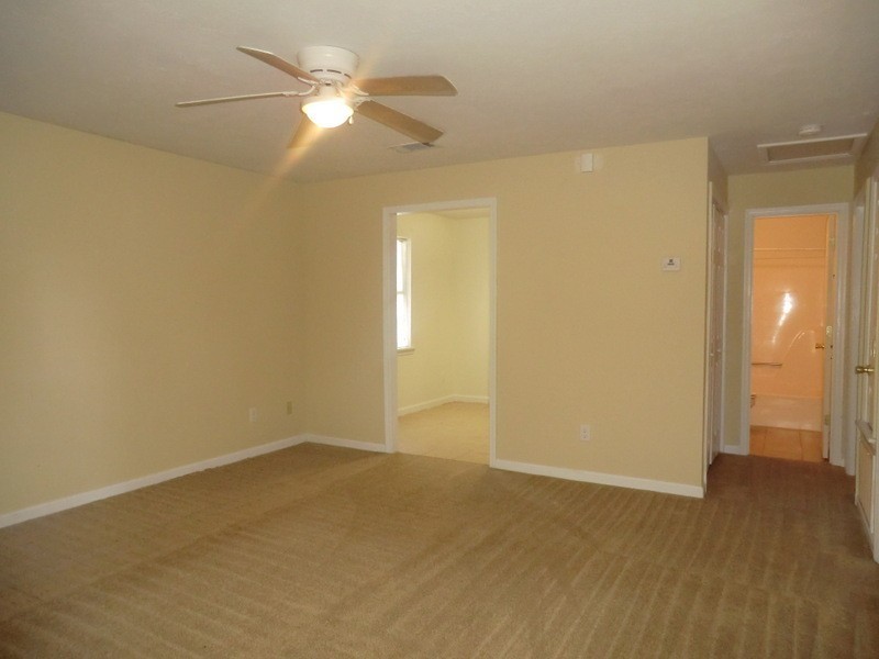 1840 Hicks St - Photo 2 of 11