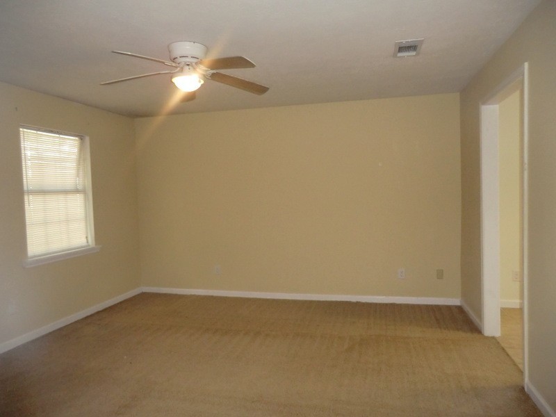 1840 Hicks St - Photo 3 of 11