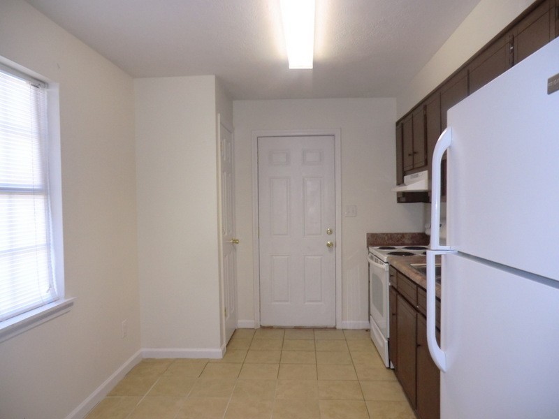 1840 Hicks St - Photo 5 of 11