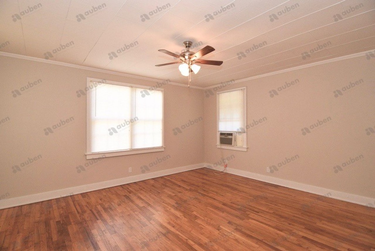 512 Beaufort Dr - Photo 4 of 17