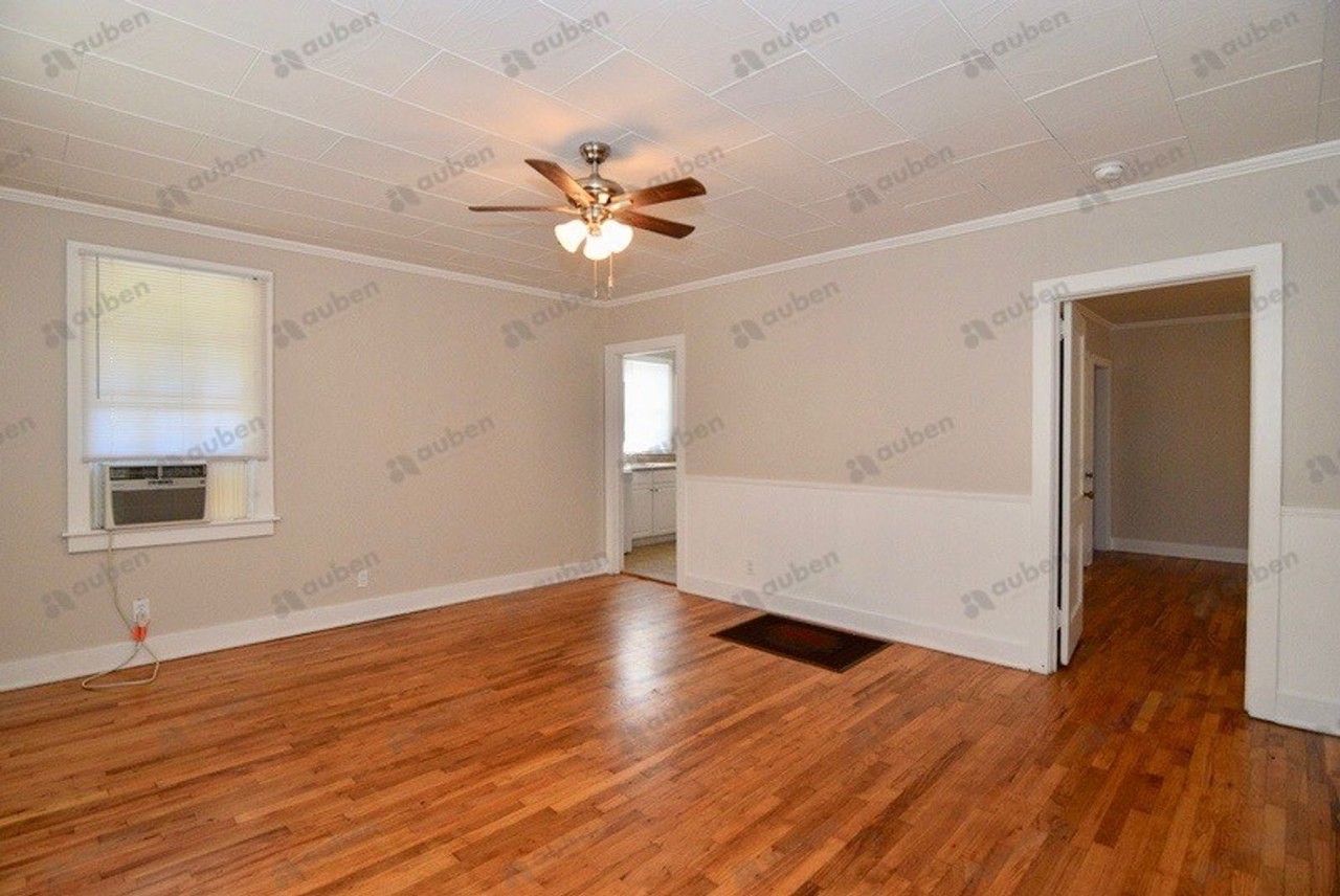 512 Beaufort Dr - Photo 5 of 17