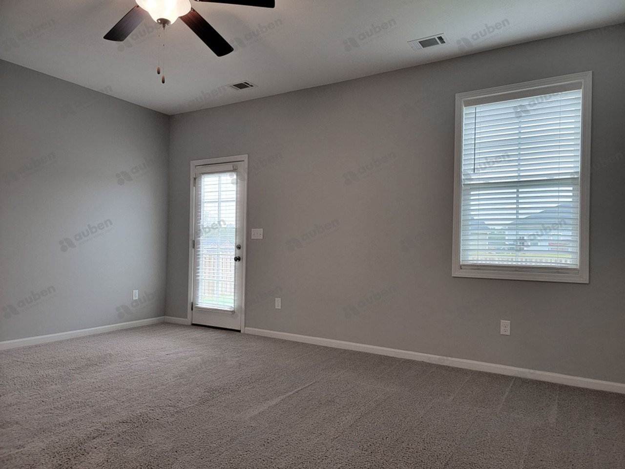 321 Koweta Way - Photo 5 of 31