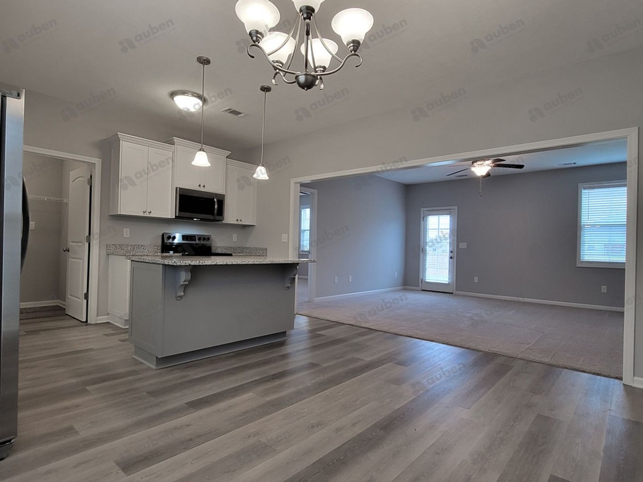321 Koweta Way - Photo 7 of 31
