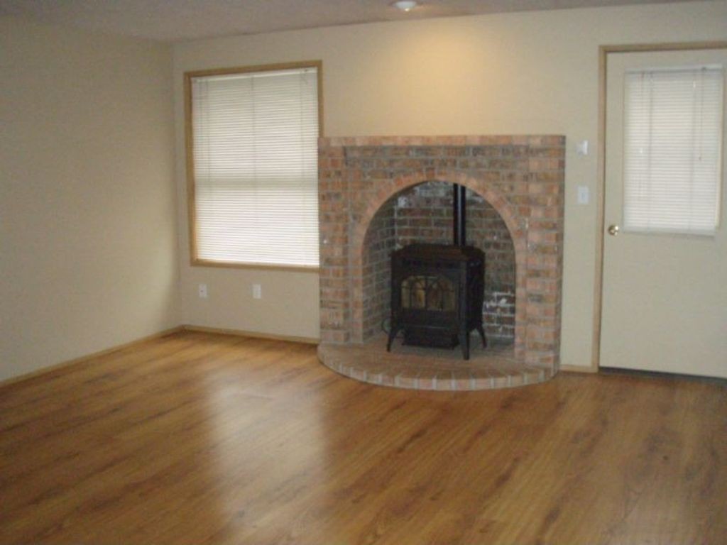 302 Sw 18th St - Photo 4 of 11