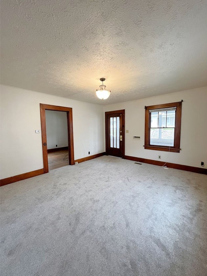 1808 N 16th St - Photo 4 of 21