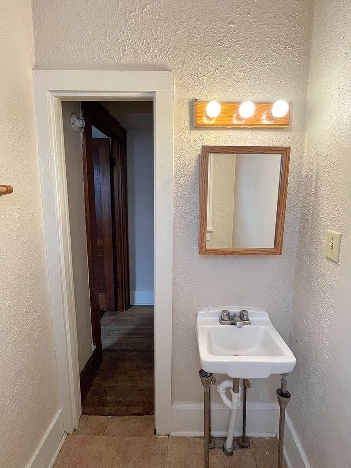 1808 N 16th St - Photo 7 of 21