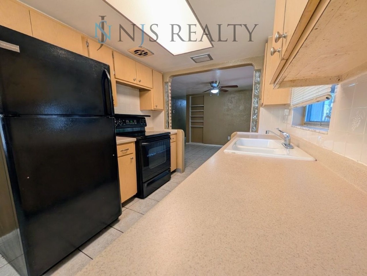 5547 Oceanic Rd - Photo 7 of 20