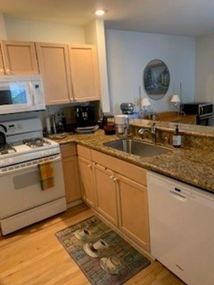 12935 Se 26th Pl #D3 - Photo 5 of 18