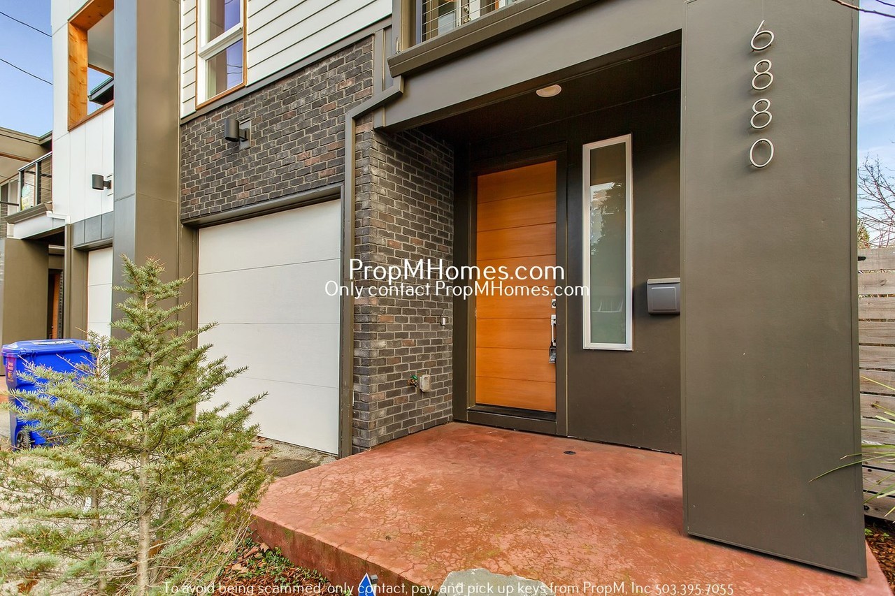 6880 Ne 13th Ave - Photo 2 of 41