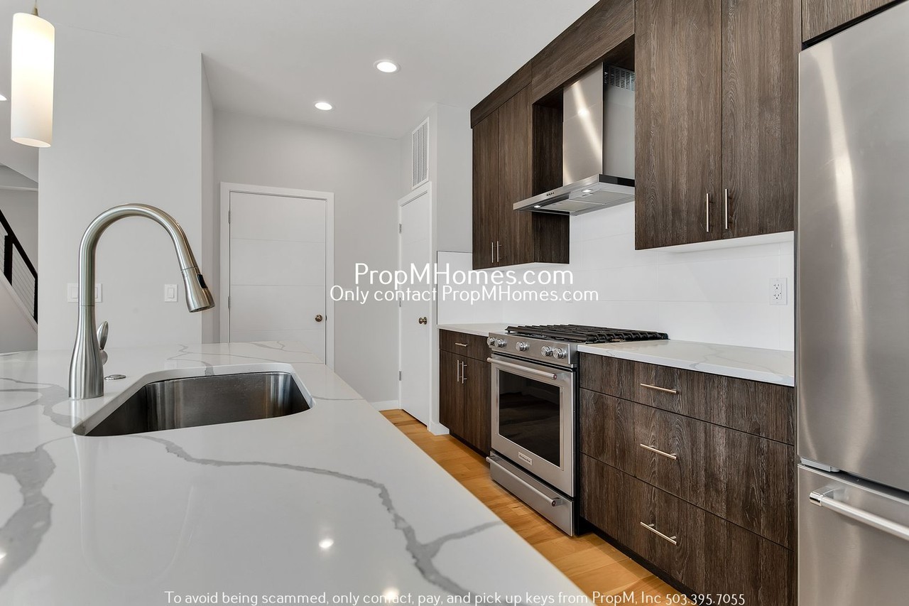 6880 Ne 13th Ave - Photo 5 of 41