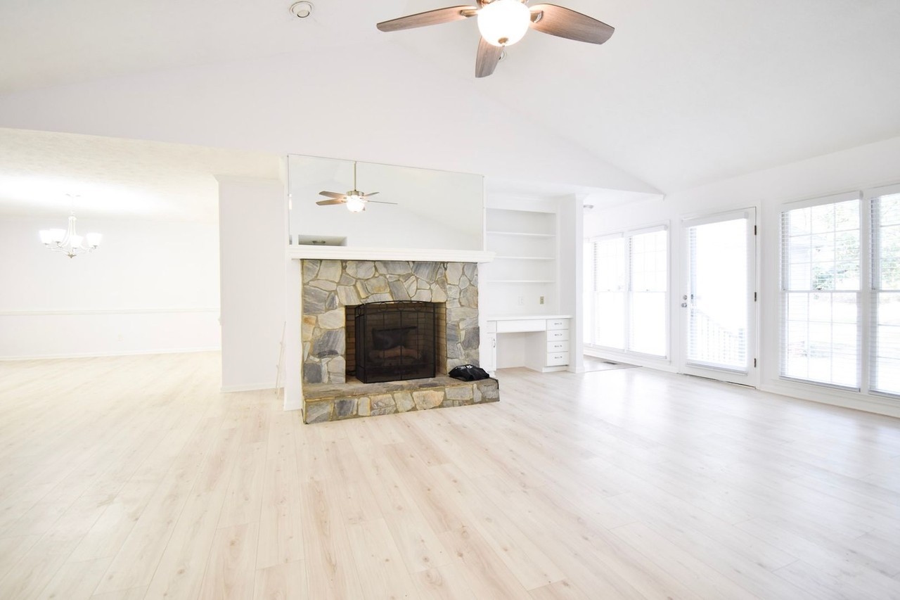 621 Bromsworth Trl - Photo 4 of 31