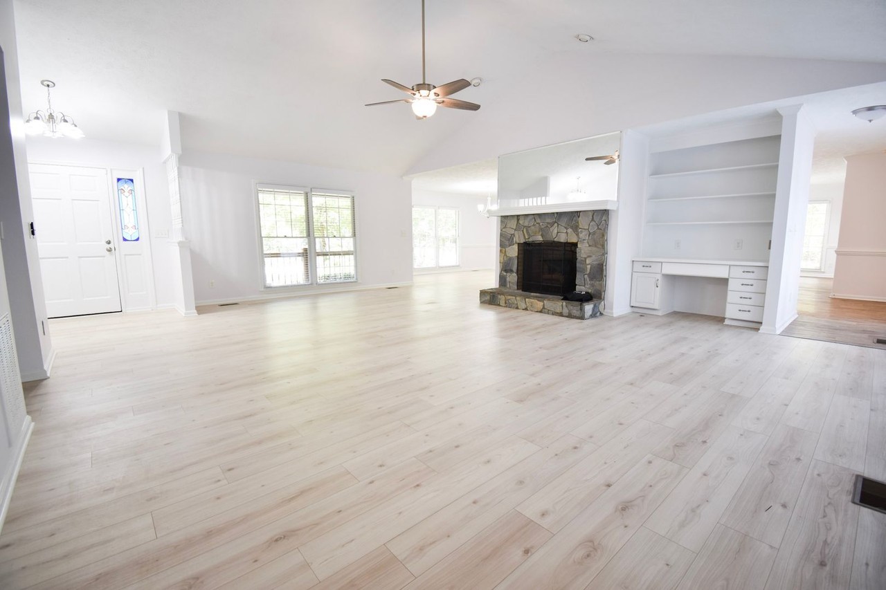 621 Bromsworth Trl - Photo 6 of 31