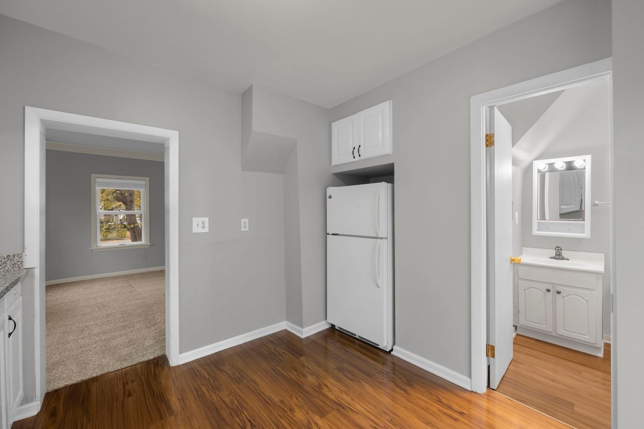 519 State St - Photo 4 of 13