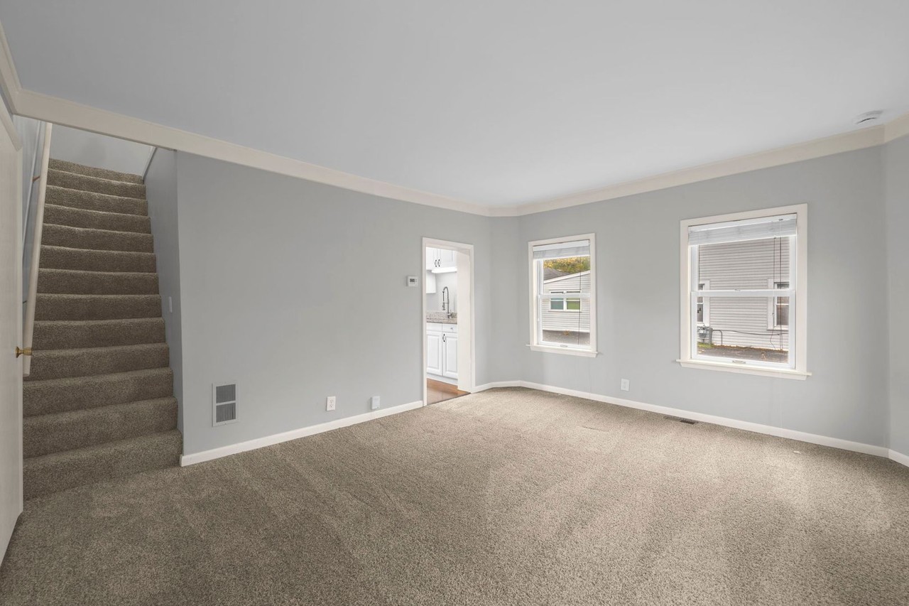 519 State St - Photo 7 of 13