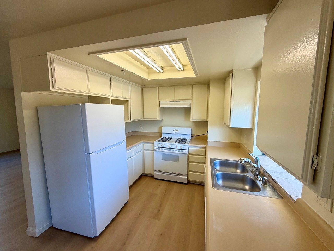 1425 BANK STREET (535) - Photo 5 of 14