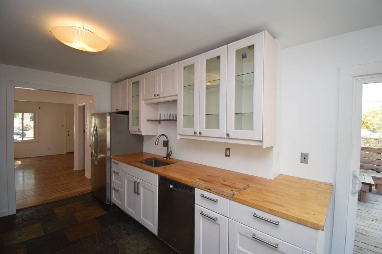 1436 24th St - Photo 4 of 18