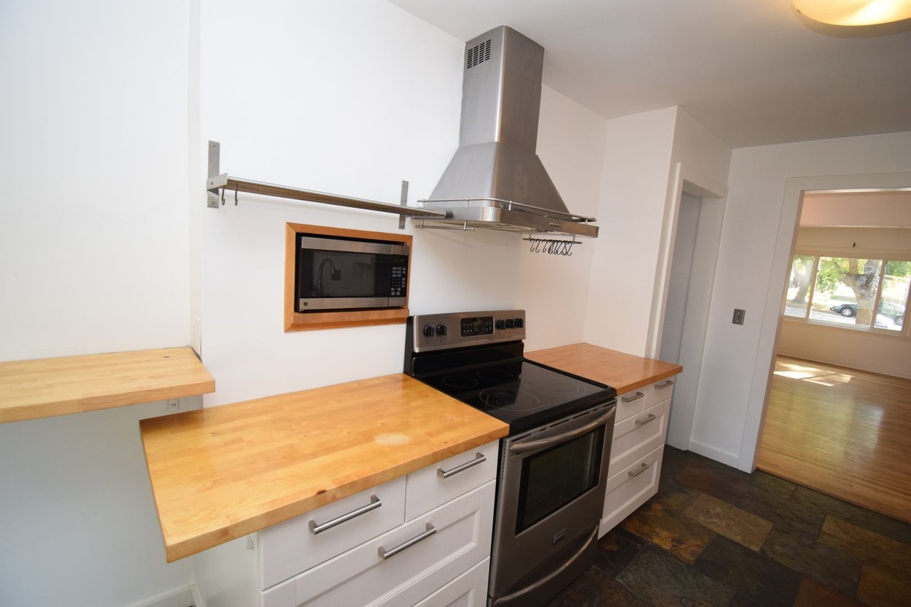 1436 24th St - Photo 5 of 18