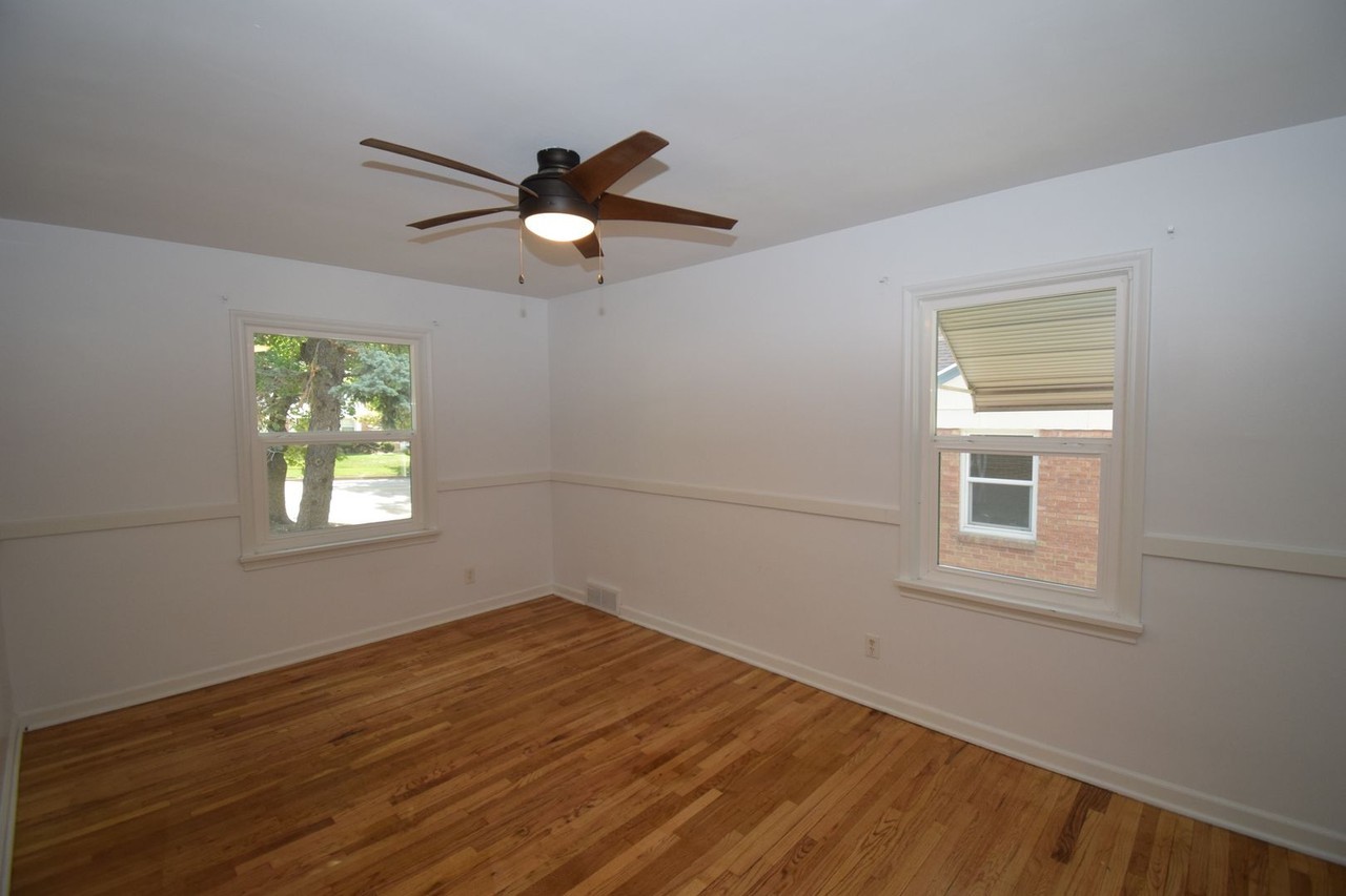 1436 24th St - Photo 7 of 18