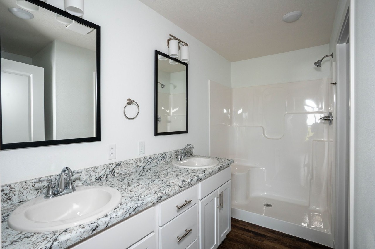 2465 S Cheri Dr - Photo 2 of 26