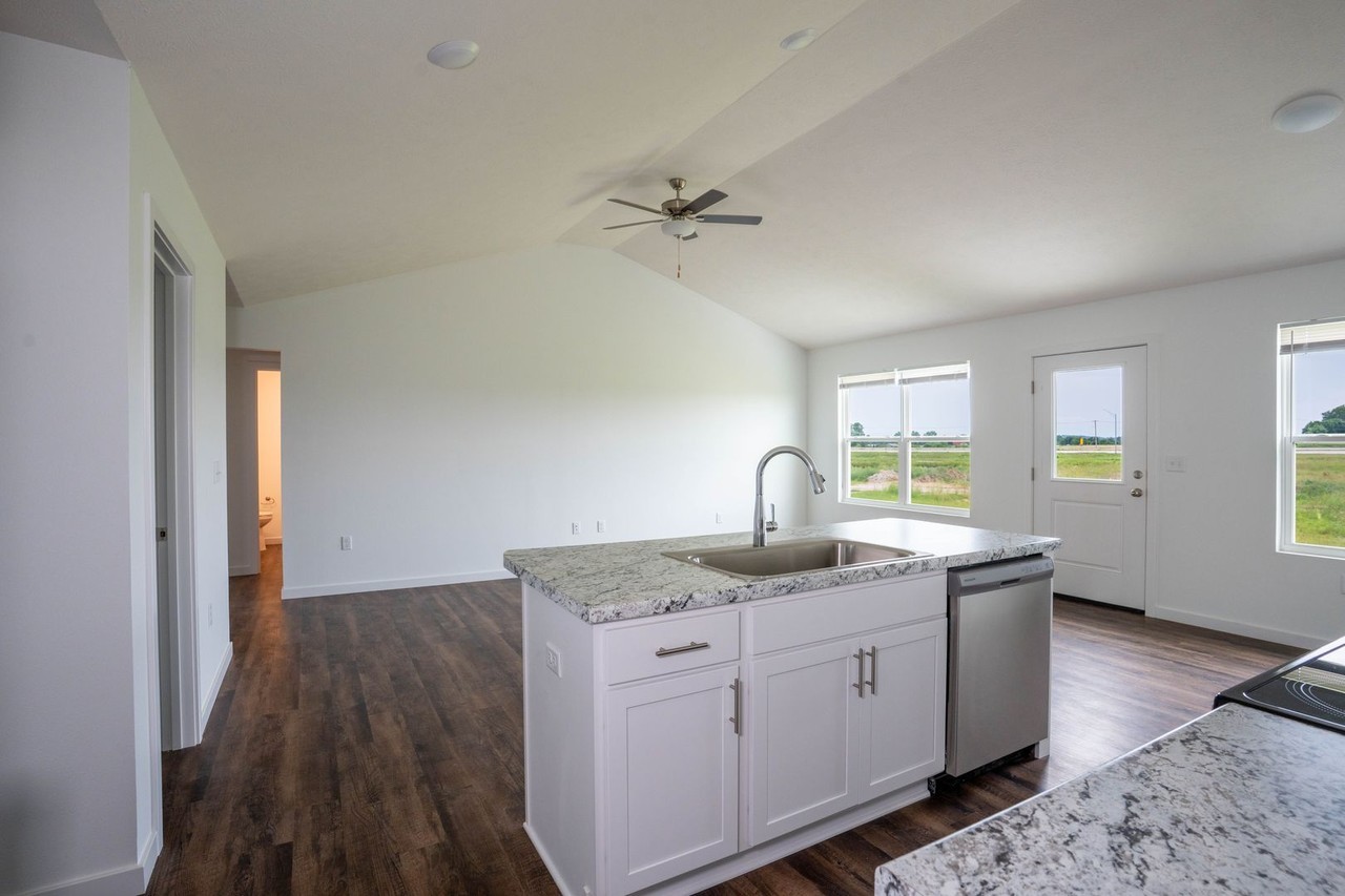 2465 S Cheri Dr - Photo 5 of 26