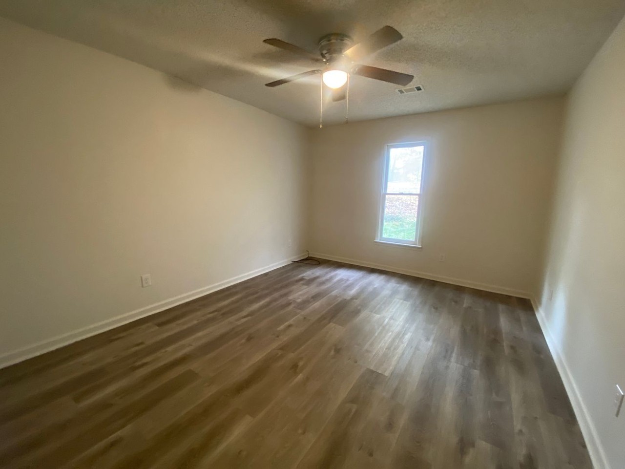 2013 Westwood Dr - Photo 2 of 8