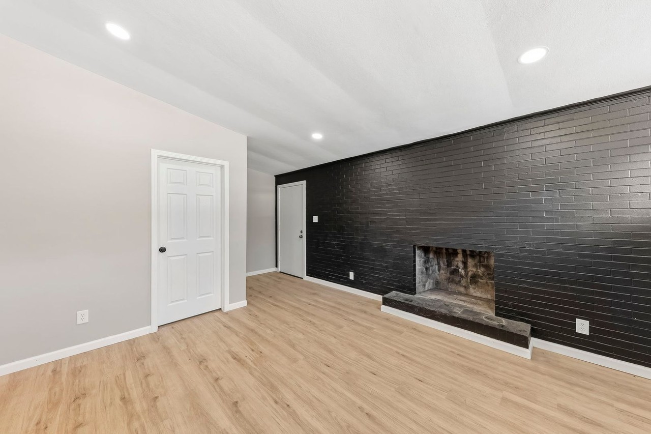 8448 Bayberry Dr - Photo 5 of 44