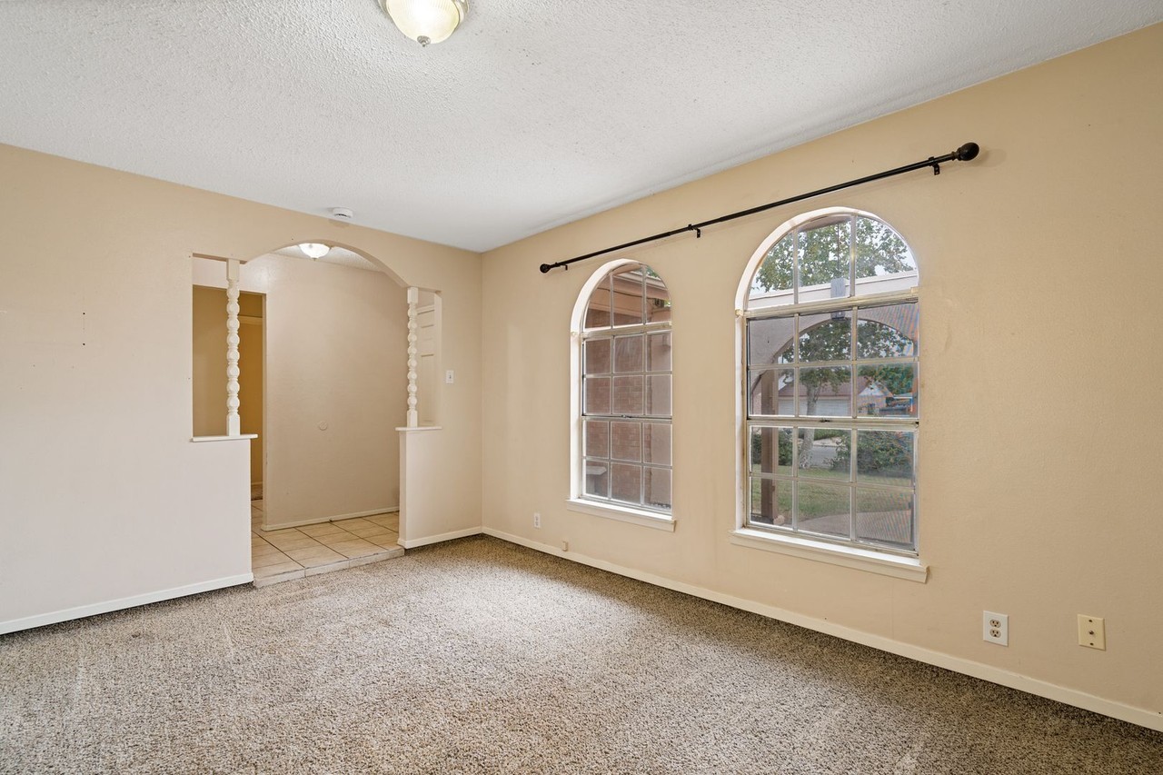 106 Palo Alto Dr - Photo 5 of 26