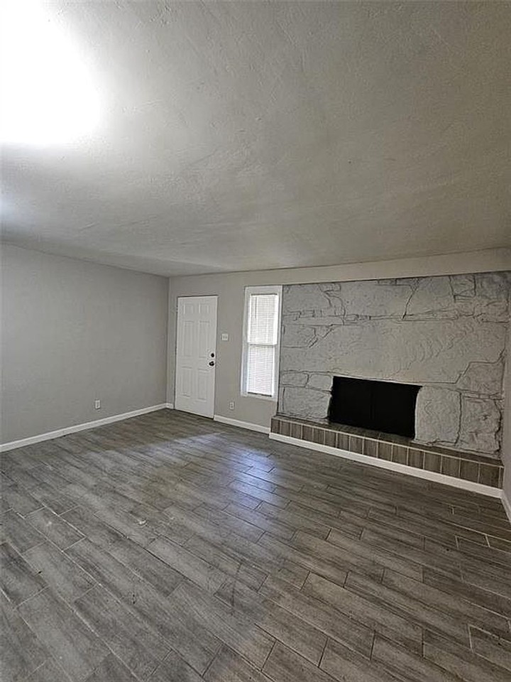 20 Redwood Dr - Photo 4 of 8