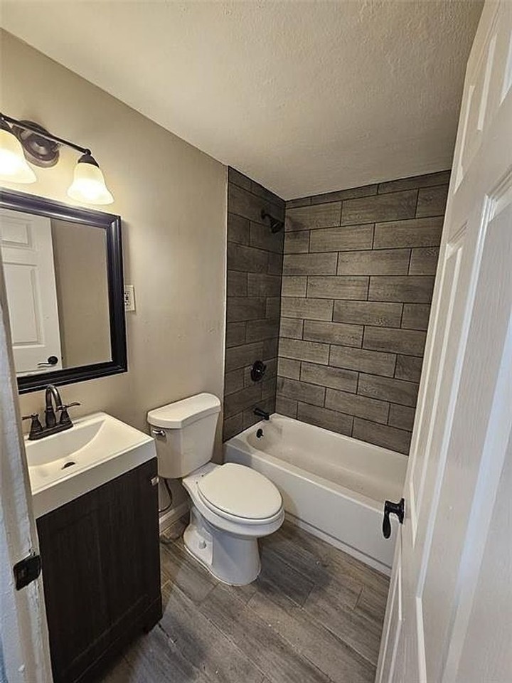 20 Redwood Dr - Photo 5 of 8