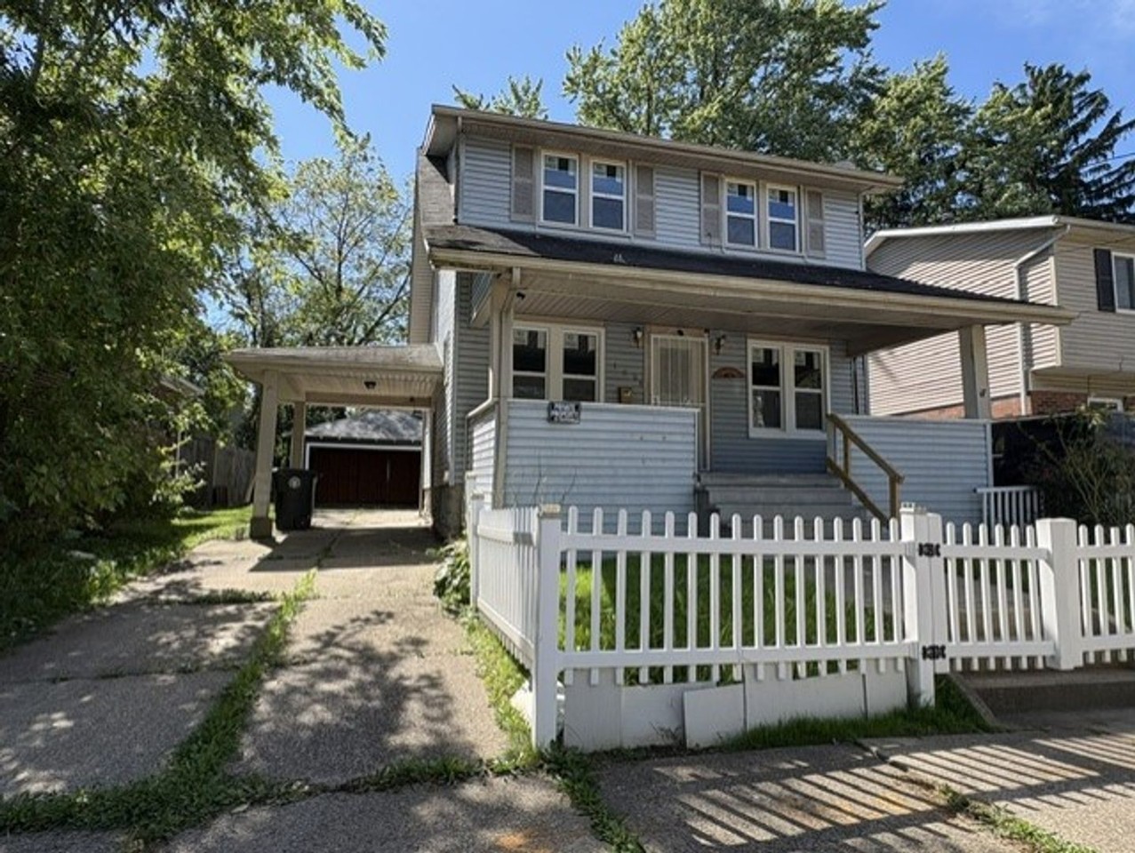 106 Brighton Dr - Photo 2 of 13