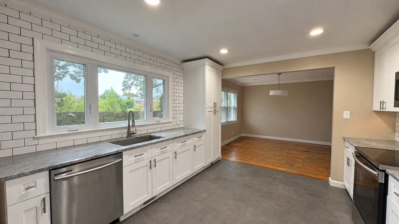 3353 Club House Rd - Photo 4 of 25