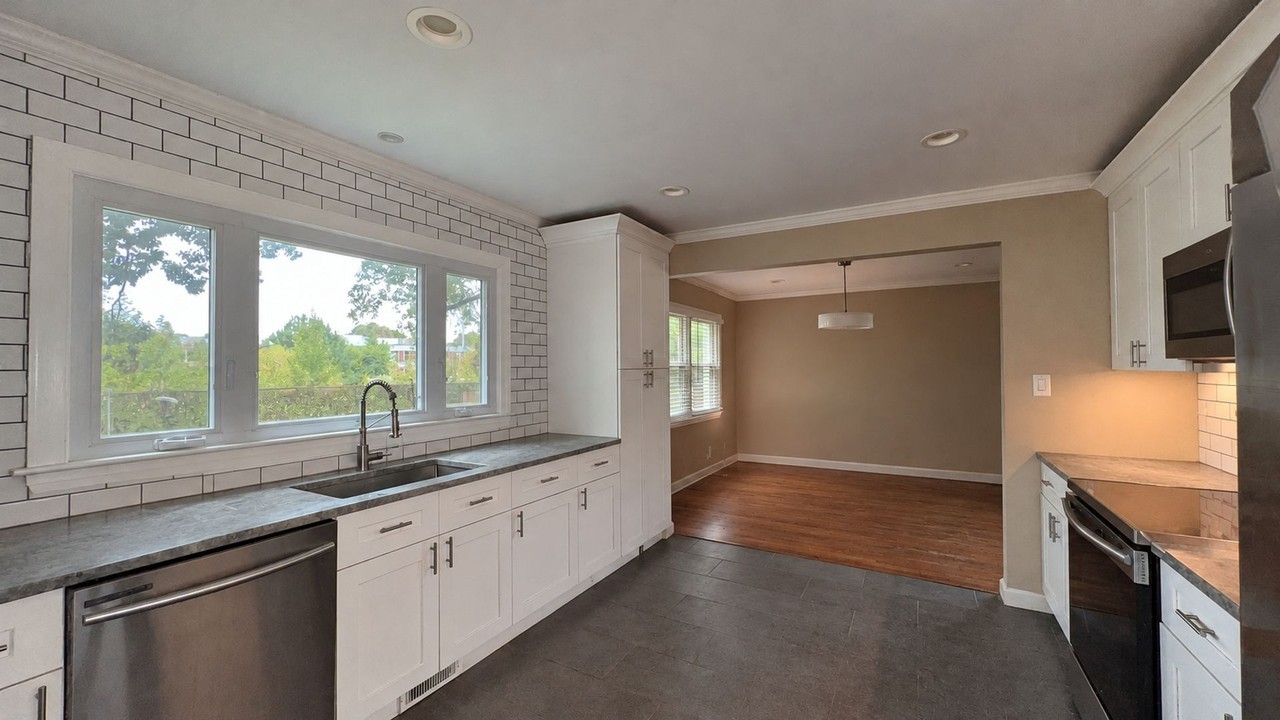 3353 Club House Rd - Photo 6 of 25