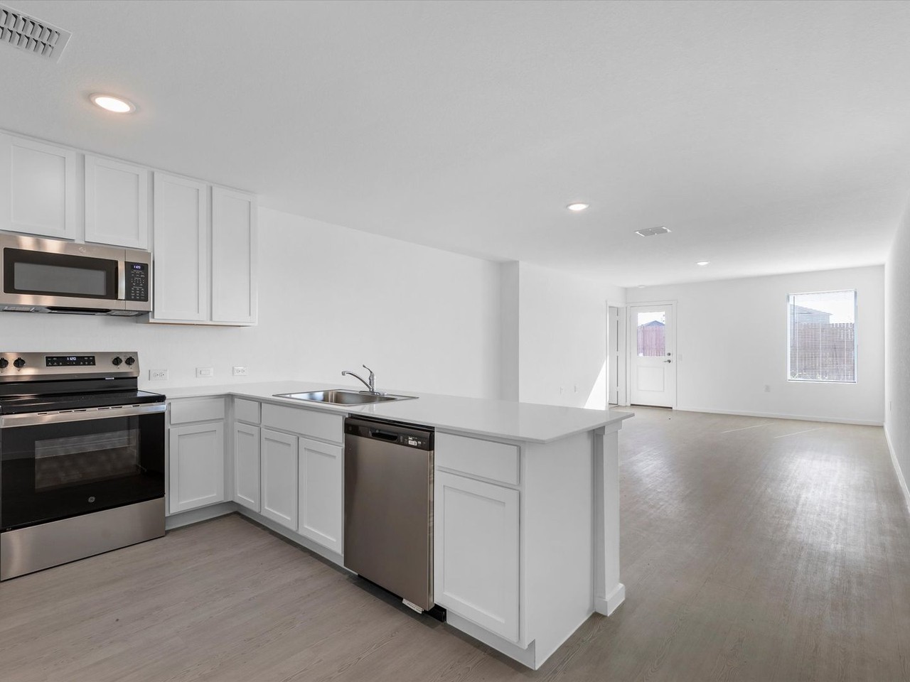9126 Campbell Way - Photo 5 of 15