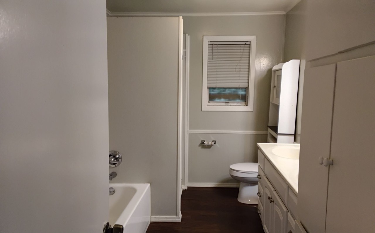 312 N Elm St - Photo 7 of 14