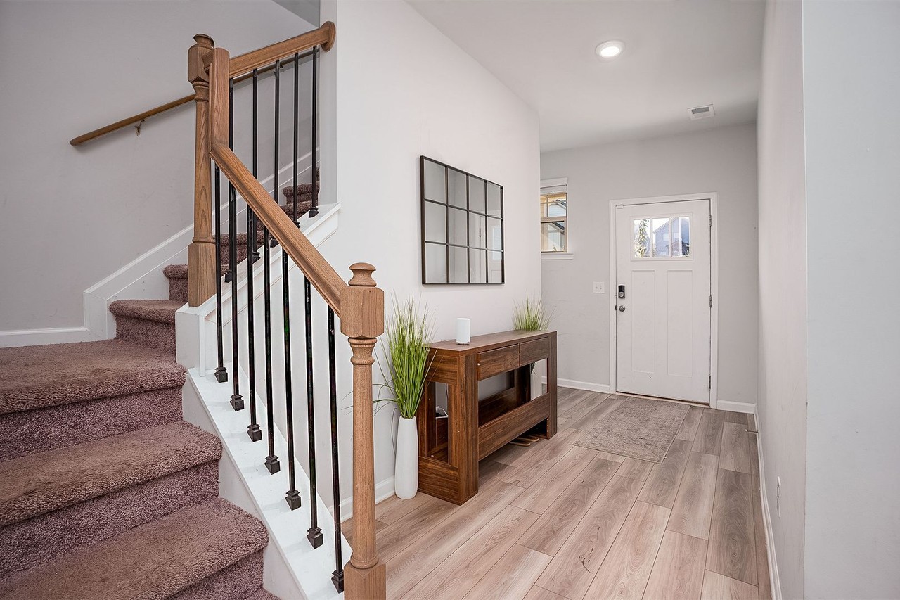 2739 Jansen Ave - Photo 5 of 29
